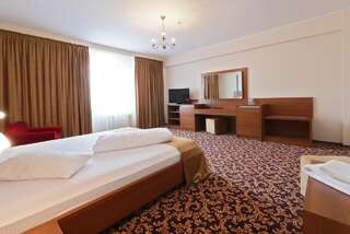 Отель Hotel Impero Орадя Улучшенный двухместный номер с 1 кроватью-3