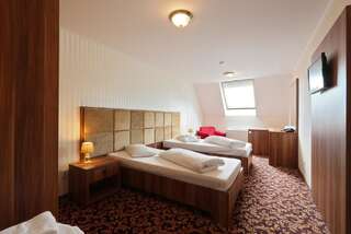 Отель Hotel Impero Орадя Двухместный номер с 2 отдельными кроватями-2
